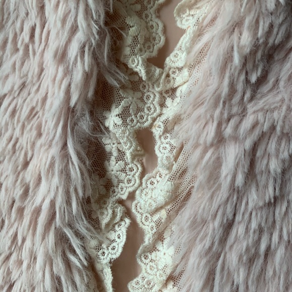 NWOT - Faux Fur Vest - Picture 4 of 6